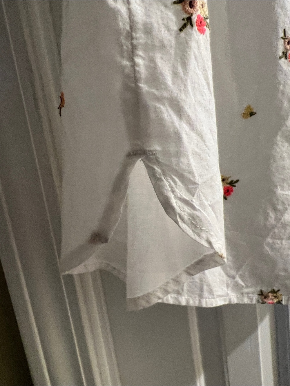 Old Navy White Button-Front Blouse with Pink Floral Embroidery - Picture 4 of 10